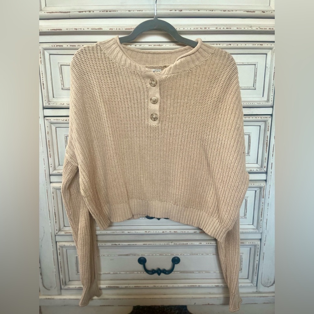 🖤 CUTE & COMFY long sleeve, short waist women’s sweater size small- see …